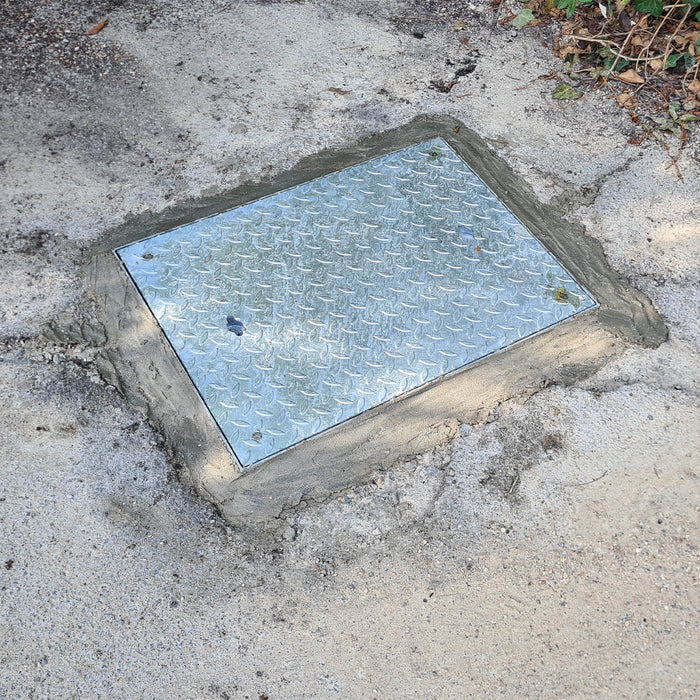 Special Clearance - 450 x 450mm Opening Solid Top Cover - 50mm Height