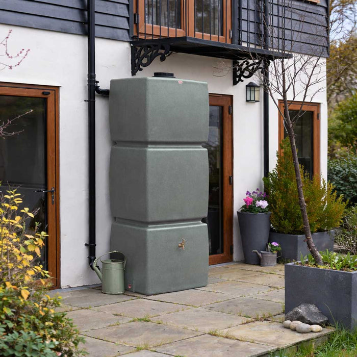 825L Pillar Water Butt - Slim Space-Saving Rainwater Tank Durable Garden Water Storage